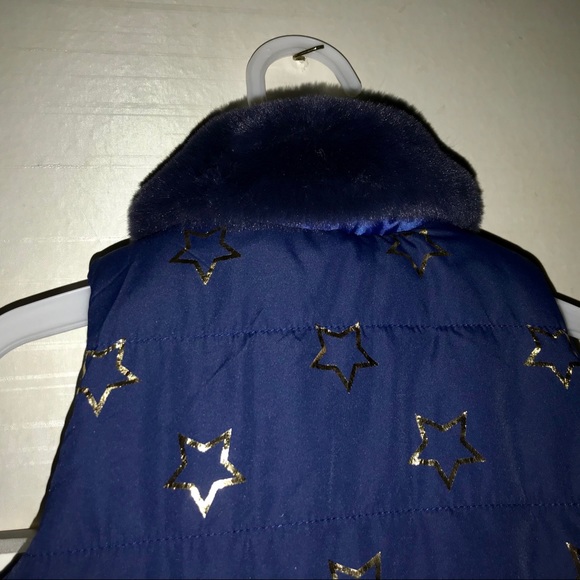 New Tommy Hilfiger Baby Vest 24M Faux Fur Collar - Picture 6 of 8